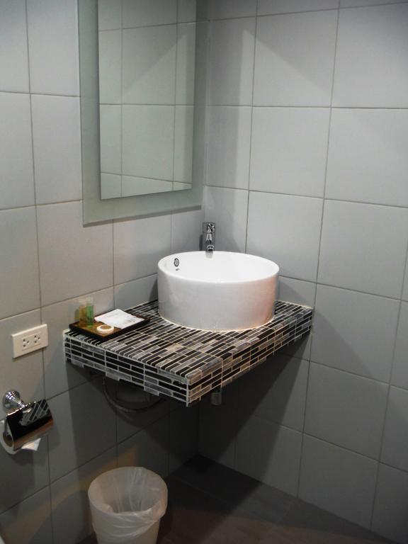 Shooters Guesthouse Патая Стая снимка