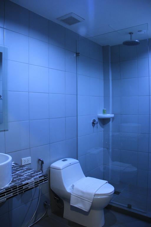 Shooters Guesthouse Патая Стая снимка